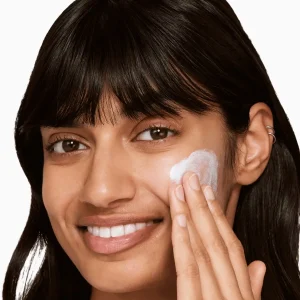 کرم ضد آفتاب مینرال کلینیک SPF50 4 ضدآفتاب کلینیک بی رنگ قیمت