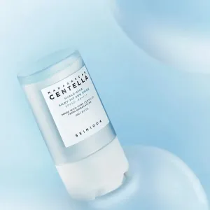کرم ضد آفتاب مرطوب کننده استیکی SPF50 سنتلا 3 SKIN1004 centella hyalu cica silky fit sun stick 1 700x 36052 min