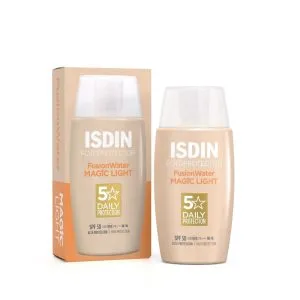 کرم ضد آفتاب فیوژن واتر مجیک SPF 50 Light ایزدین ۵۰ میلی‌لیتر