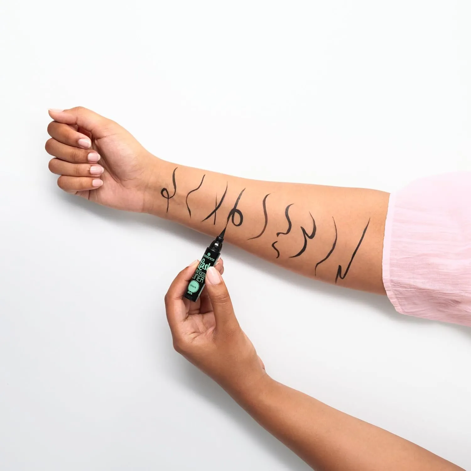 خط چشم ماژیکی ضد آب لش پرینسس لاینر رنگ Black Waterproof اسنس ۱۲ میلیلیتر 4 خط چشم ماژیکی ضد آب لش پرینسس لاینر رنگ Black Waterproof اسنس ۱۲ میلیلیتر